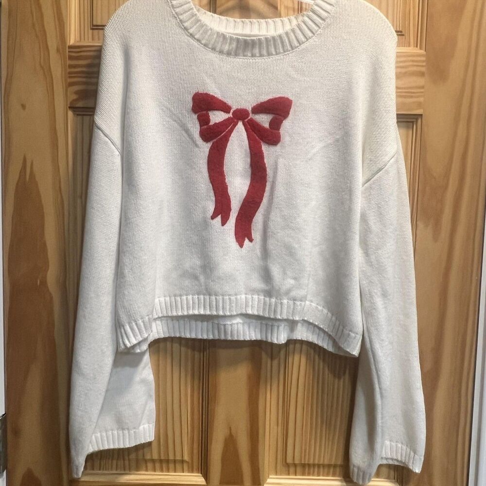 Sincerely Jules Women's White Bow Graphic Christmas Pullover Sweater - Size L